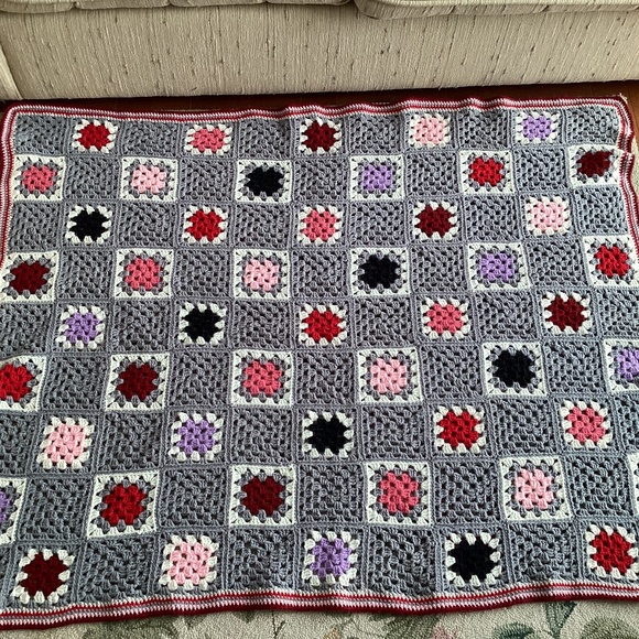 Vintage New Handmade Gray Multi Color Granny Square Afghan - Picture 5 of 10